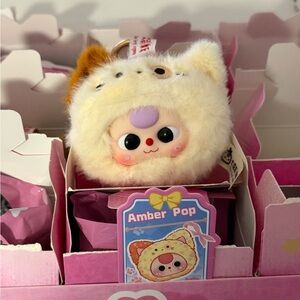 Baby Three Petit Cat Wardrobe Head - Amber Pop